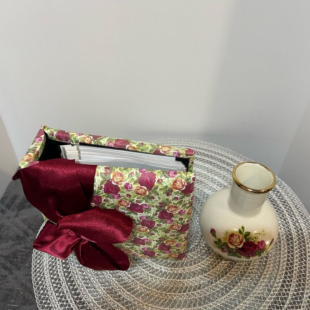 Royal Albert Album and Vase Set Old Country Roses Chintz Collection NWT - Picture 2 of 10